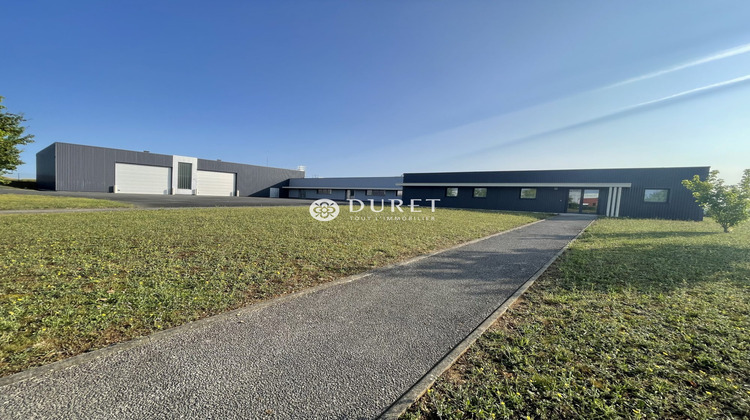 Ma-Cabane - Location Local commercial Fontenay-le-Comte, 1690 m²