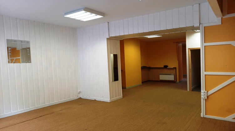 Ma-Cabane - Location Local commercial FOUGERES, 50 m²