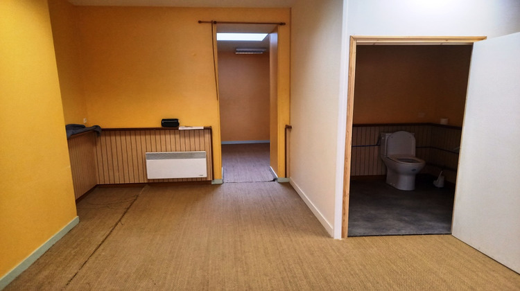 Ma-Cabane - Location Local commercial FOUGERES, 50 m²