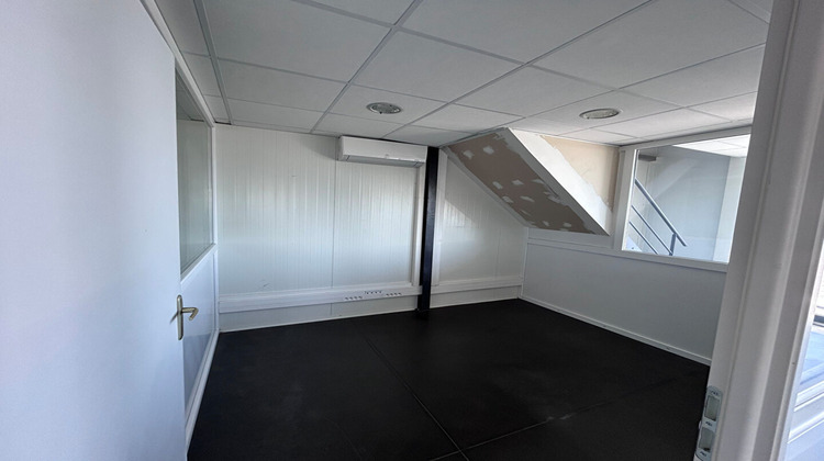 Ma-Cabane - Location Local commercial FOULAYRONNES, 137 m²