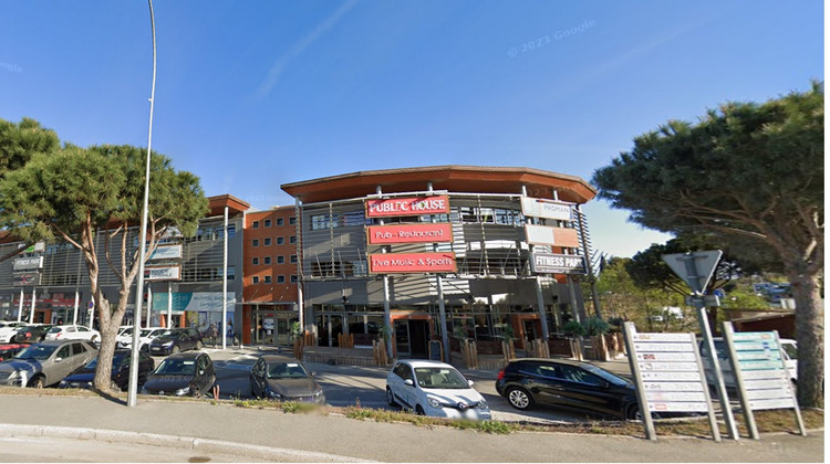 Ma-Cabane - Location Local commercial FREJUS, 30 m²