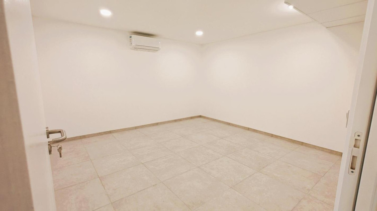 Ma-Cabane - Location Local commercial FREJUS, 80 m²