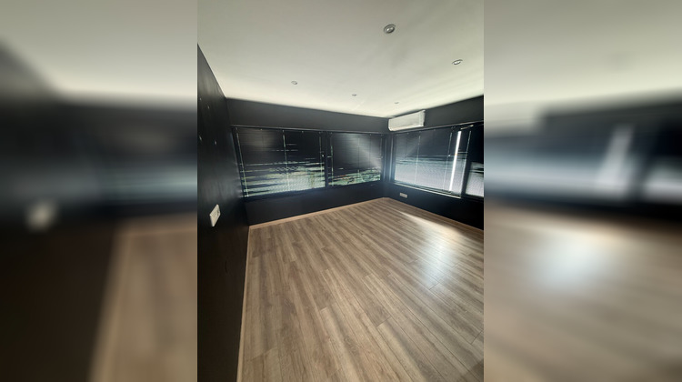 Ma-Cabane - Location Local commercial FREJUS, 112 m²