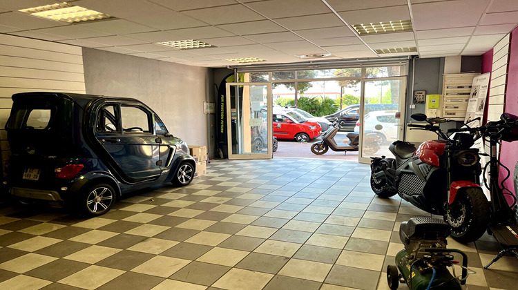 Ma-Cabane - Location Local commercial FREJUS, 214 m²