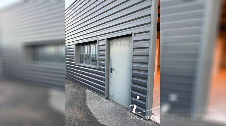 Ma-Cabane - Location Local commercial GALLARGUES LE MONTUEUX, 235 m²