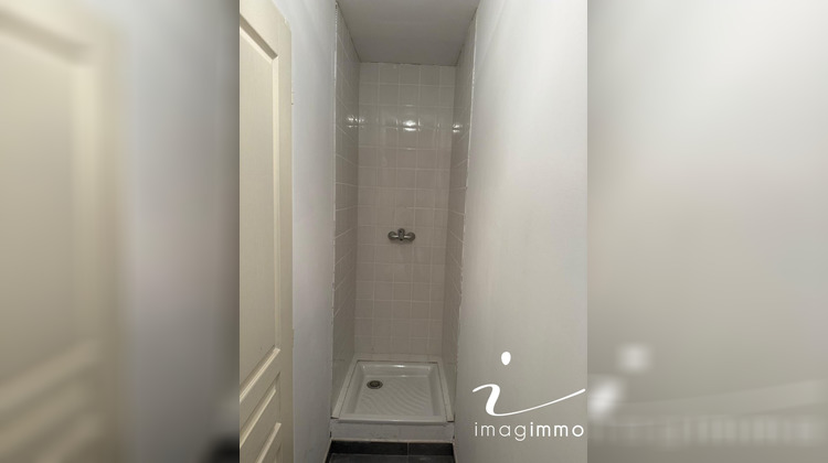 Ma-Cabane - Location Local commercial GALLARGUES LE MONTUEUX, 235 m²