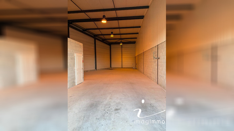Ma-Cabane - Location Local commercial GALLARGUES LE MONTUEUX, 235 m²