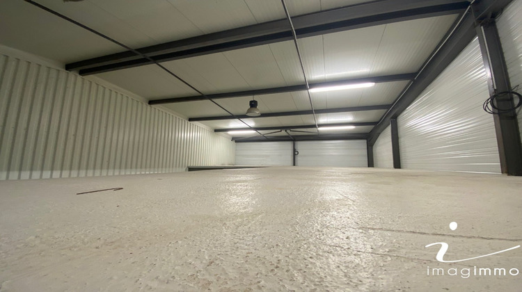 Ma-Cabane - Location Local commercial GALLARGUES LE MONTUEUX, 235 m²