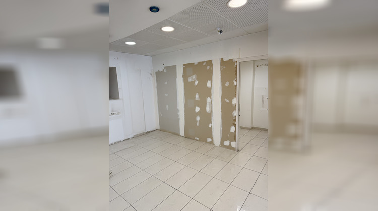 Ma-Cabane - Location Local commercial Gardanne, 81 m²