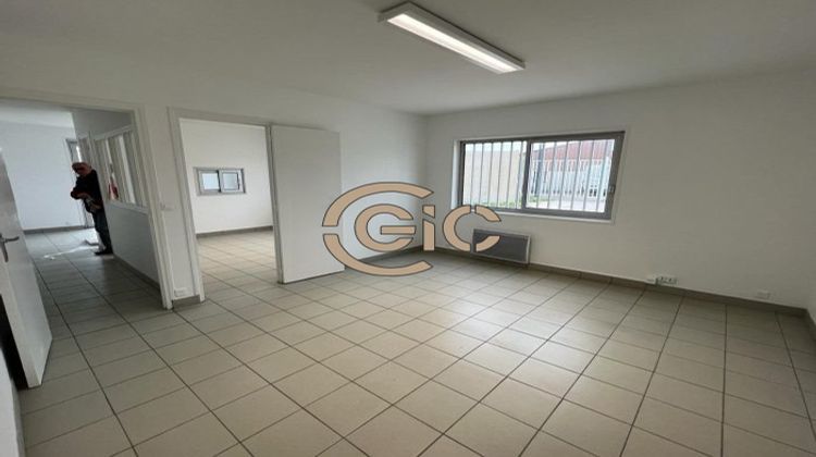 Ma-Cabane - Location Local commercial Gargenville, 304 m²