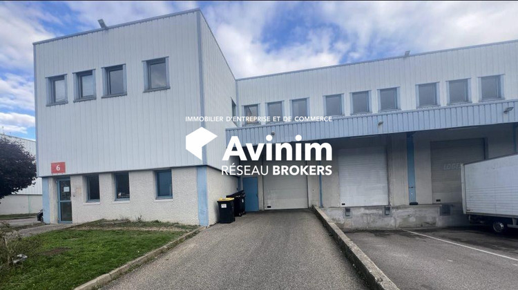 Ma-Cabane - Location Local commercial Genas, 1095 m²