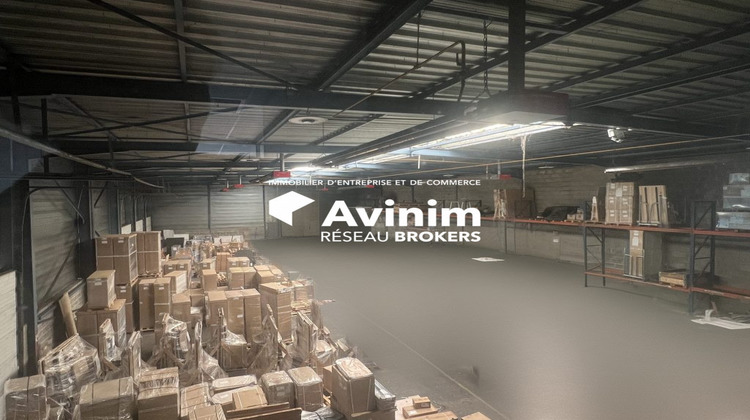 Ma-Cabane - Location Local commercial Genas, 1095 m²