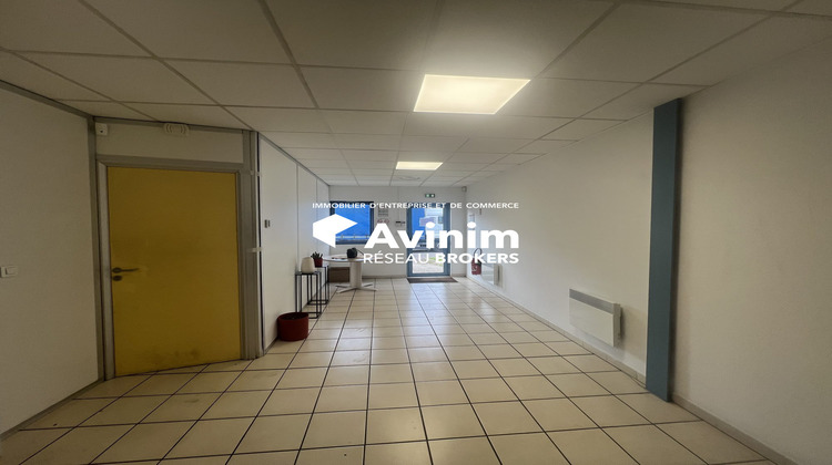 Ma-Cabane - Location Local commercial Genas, 1095 m²