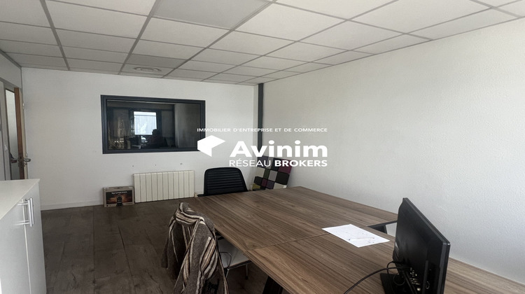 Ma-Cabane - Location Local commercial Genas, 1095 m²
