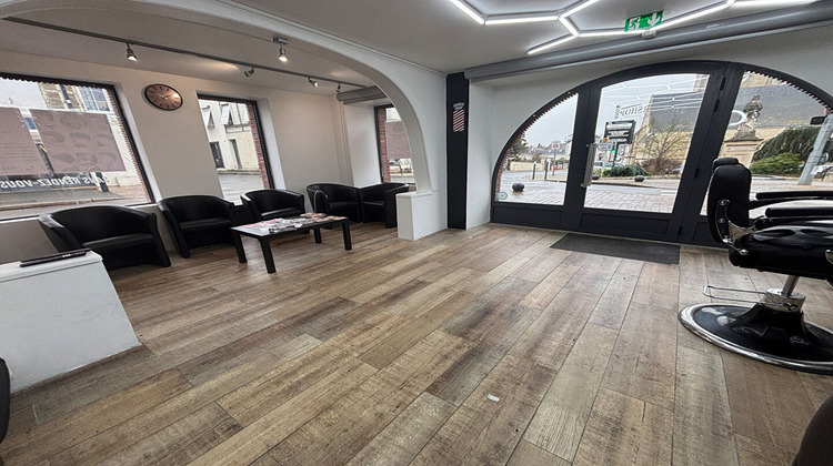 Ma-Cabane - Location Local commercial GENNES, 35 m²