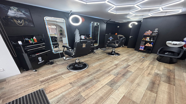 Ma-Cabane - Location Local commercial GENNES, 35 m²