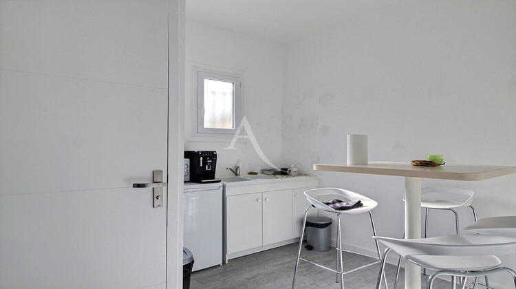 Ma-Cabane - Location Local commercial GRAND-COURONNE, 67 m²