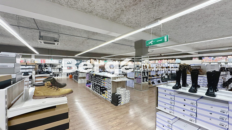 Ma-Cabane - Location Local commercial Grasse, 912 m²