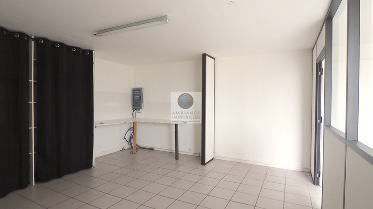 Ma-Cabane - Location Local commercial Guilherand-Granges, 77 m²