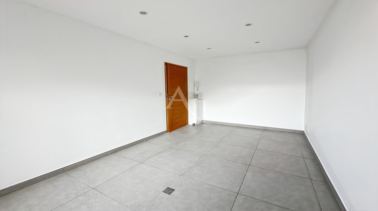 Ma-Cabane - Location Local commercial GUYANCOURT, 46 m²