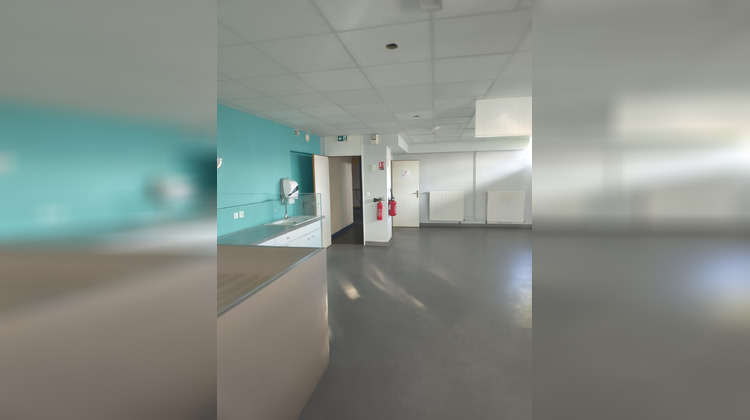 Ma-Cabane - Location Local commercial Hérouville-Saint-Clair, 1050 m²