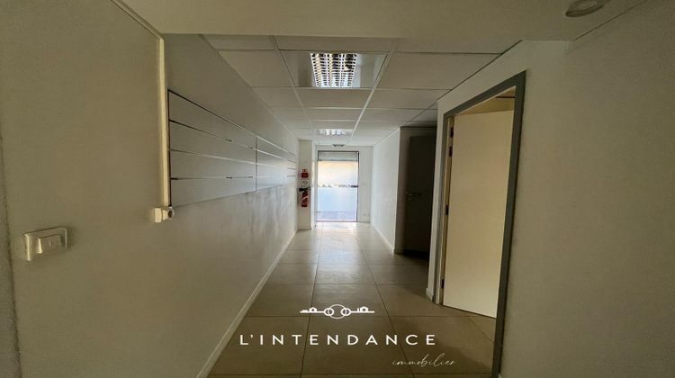 Ma-Cabane - Location Local commercial Hyères, 81 m²