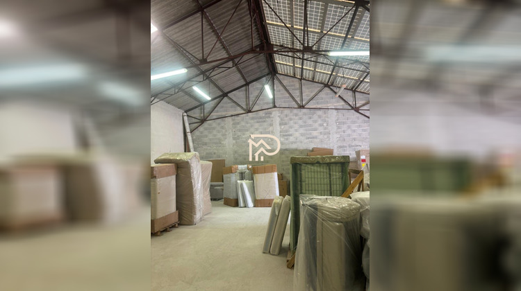 Ma-Cabane - Location Local commercial Hyères, 270 m²