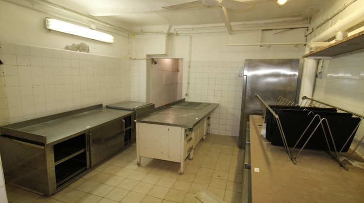 Ma-Cabane - Location Local commercial Hyères, 157 m²