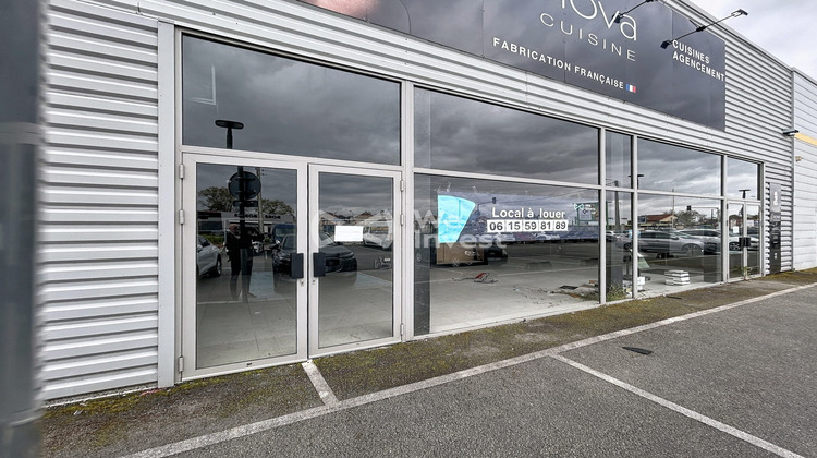 Ma-Cabane - Location Local commercial Idron, 357 m²