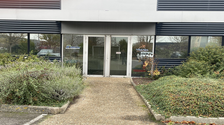 Ma-Cabane - Location Local commercial Ifs, 1438 m²