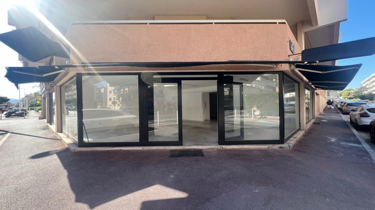 Ma-Cabane - Location Local commercial JUAN LES PINS, 71 m²
