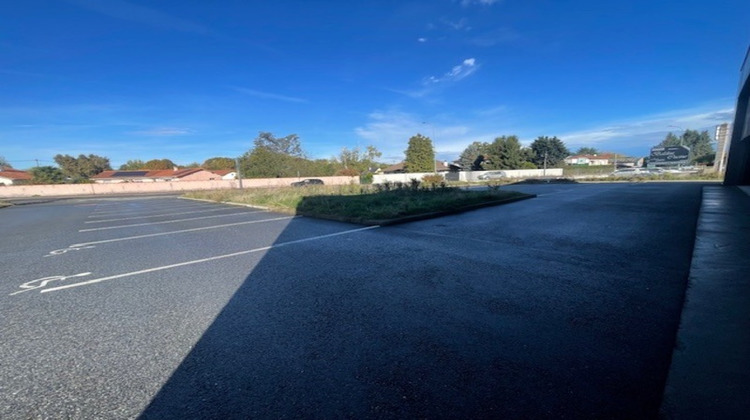 Ma-Cabane - Location Local commercial JUILLAN, 1558 m²