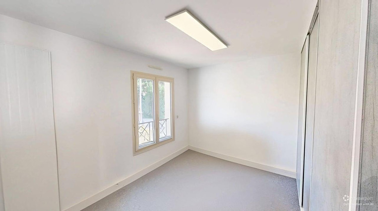 Ma-Cabane - Location Local commercial JUZIERS, 123 m²