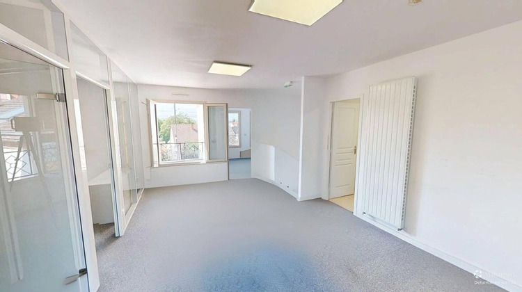 Ma-Cabane - Location Local commercial JUZIERS, 123 m²