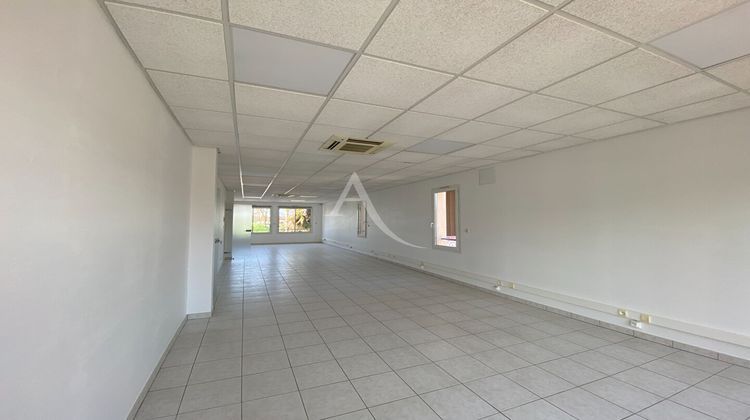 Ma-Cabane - Location Local commercial L'ISLE-JOURDAIN, 219 m²