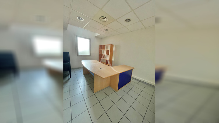 Ma-Cabane - Location Local commercial L'ISLE-JOURDAIN, 69 m²