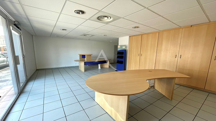 Ma-Cabane - Location Local commercial L'ISLE-JOURDAIN, 69 m²