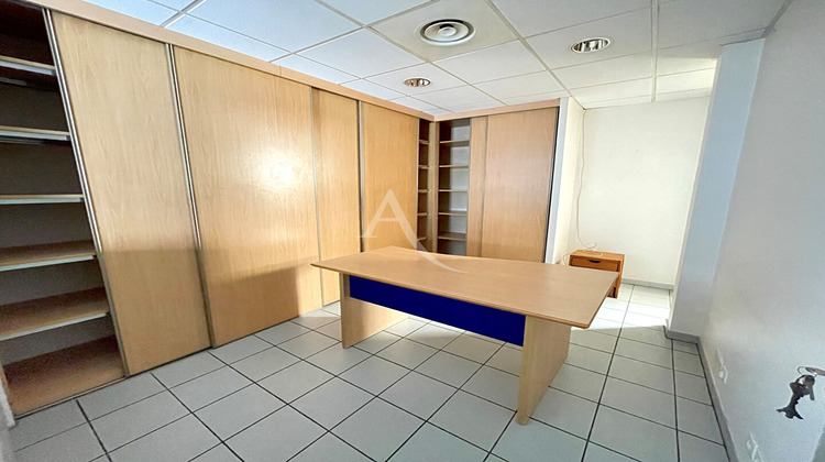 Ma-Cabane - Location Local commercial L'ISLE-JOURDAIN, 69 m²