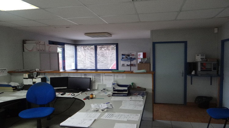 Ma-Cabane - Location Local commercial LA CHAIZE-LE-VICOMTE, 300 m²