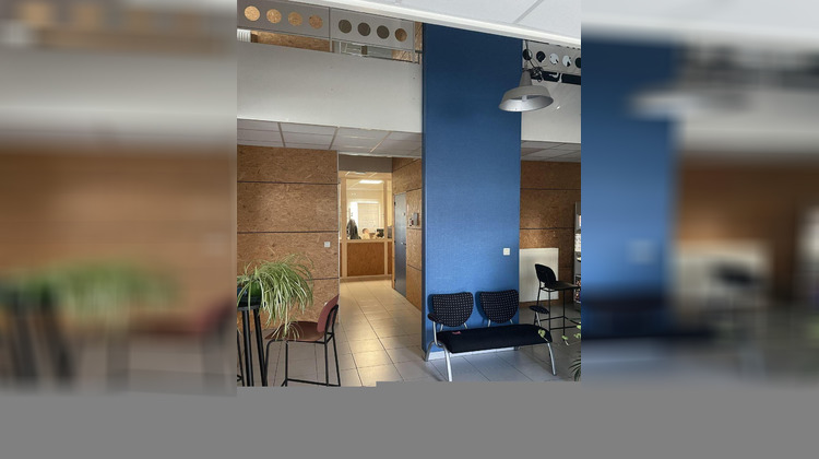 Ma-Cabane - Location Local commercial LA CHAPELLE SAINT LUC, 1385 m²