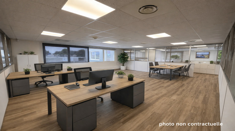 Ma-Cabane - Location Local commercial LA FARLEDE, 246 m²