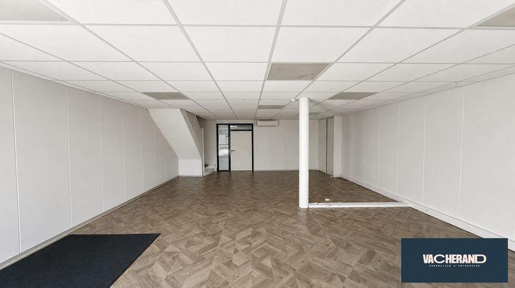 Ma-Cabane - Location Local commercial La Madeleine, 126 m²
