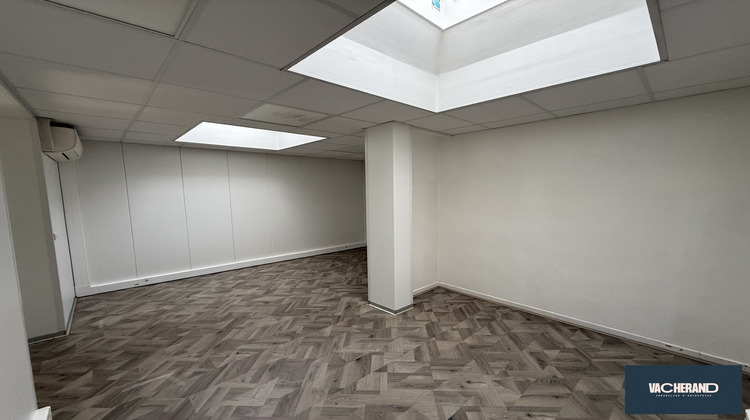 Ma-Cabane - Location Local commercial La Madeleine, 126 m²