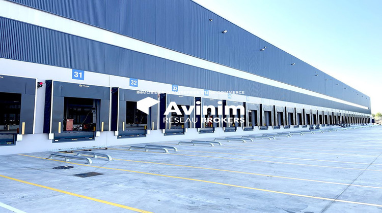 Ma-Cabane - Location Local commercial La Motte-Servolex, 2000 m²