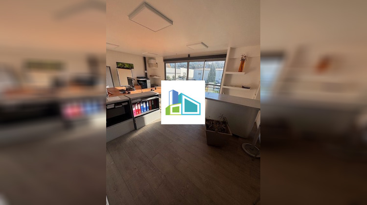 Ma-Cabane - Location Local commercial La Penne-sur-Huveaune, 180 m²