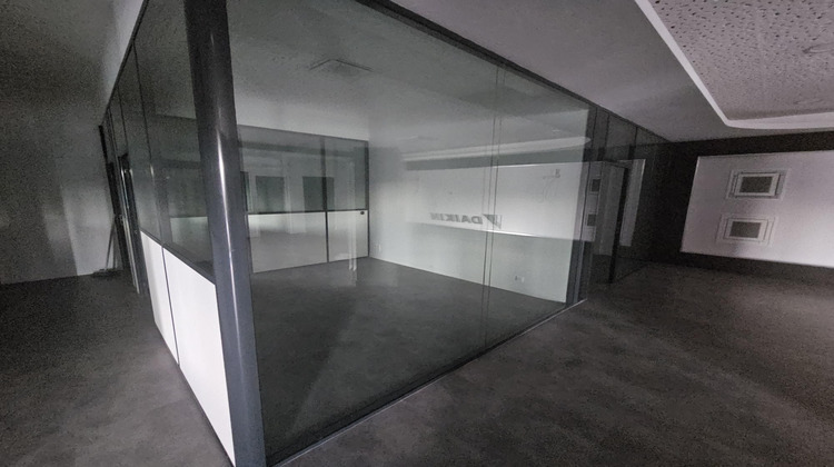 Ma-Cabane - Location Local commercial La Rivière-de-Corps, 390 m²