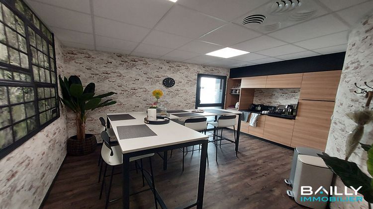 Ma-Cabane - Location Local commercial LA ROCHE-SUR-YON, 212 m²