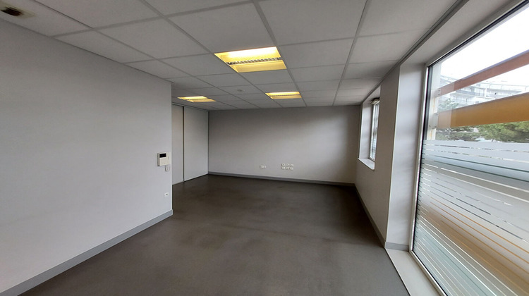 Ma-Cabane - Location Local commercial LA ROCHE-SUR-YON, 40 m²