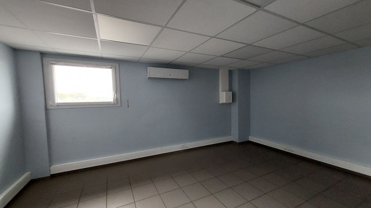 Ma-Cabane - Location Local commercial LA ROCHE-SUR-YON, 3000 m²