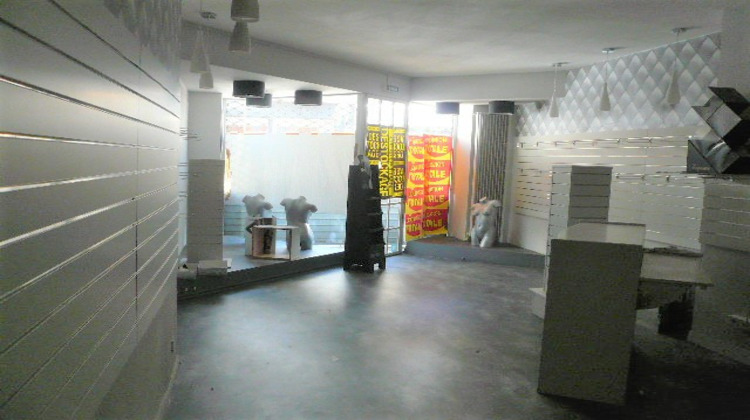 Ma-Cabane - Location Local commercial LA ROCHE-SUR-YON, 25 m²